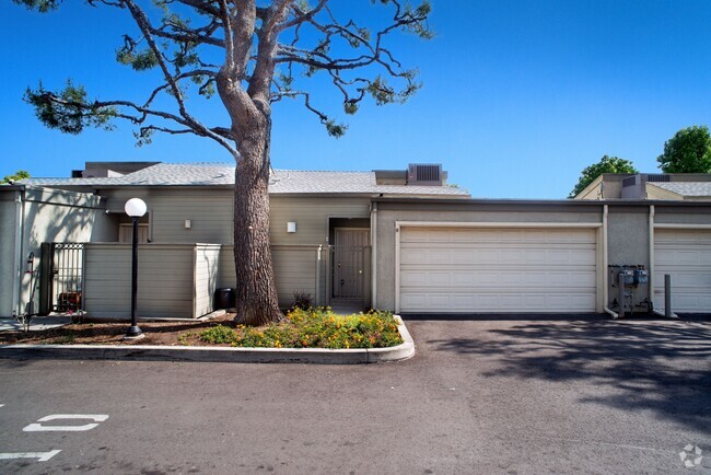 Building Photo - 15766 Midwood Dr Rental