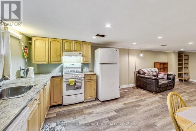 Photo - 1 Milne Ave