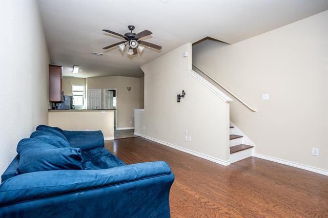 Photo - 906 E Glenn Crossett St