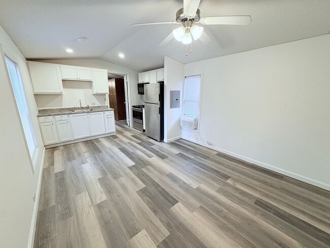 Photo - 930 Cedar Village Ln