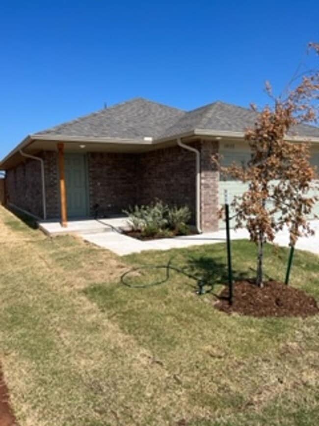 Building Photo - 1st Month Free! Rental