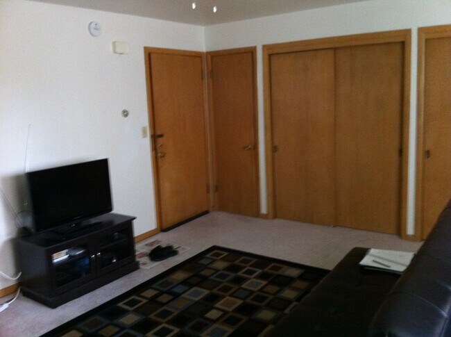 1437 S 81st St Unit 1437 S 81st St Unit 4