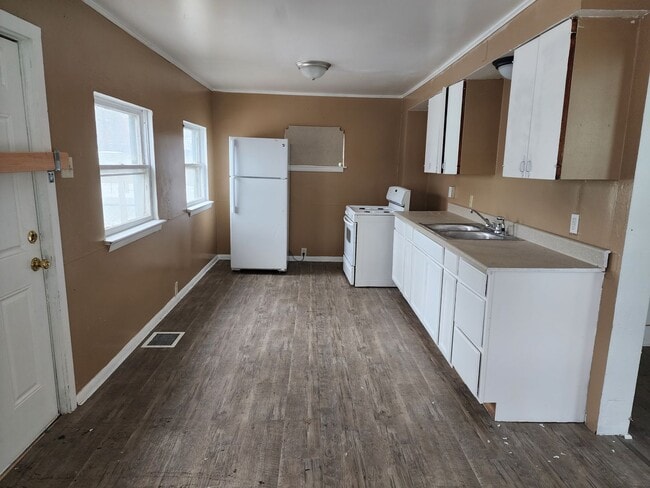 Photo - BIG 4 bedroom home