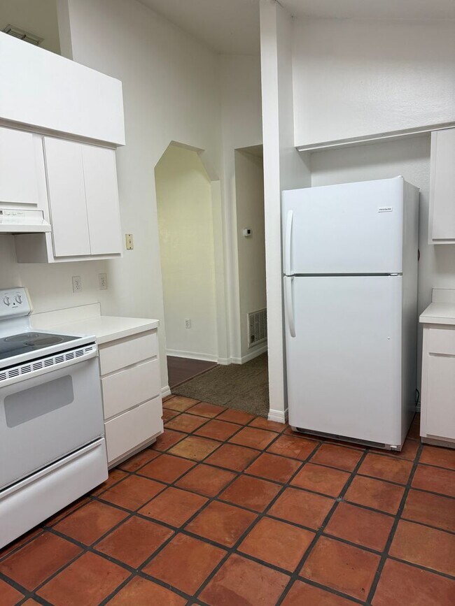 Photo - 1102 SE 10th St