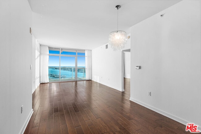 Photo - 13700 Marina Pointe Dr Unidad 1604