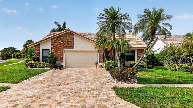 Building Photo - 10065 Camelback Ln