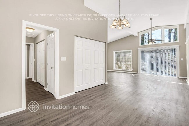 4616 Greenleaf Cir SW