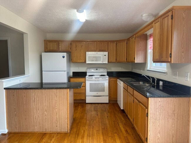 Photo - 114 Seabreeze Ln