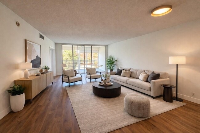 Photo - 605 Oaks Dr Unit 406