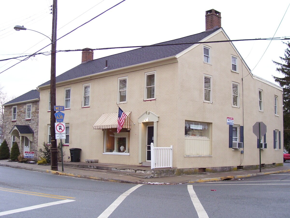 Photo - 327 Greenwich St