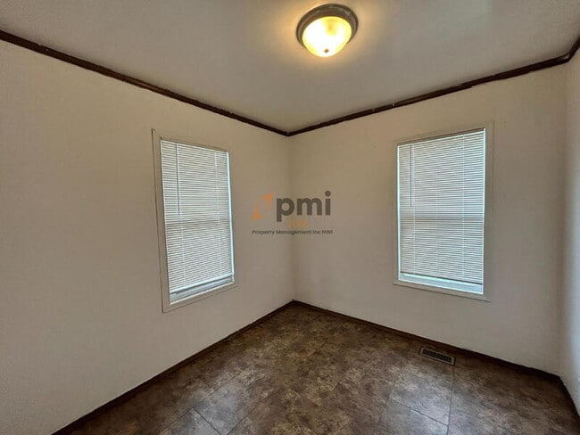Photo - 207 N Woodland Ave