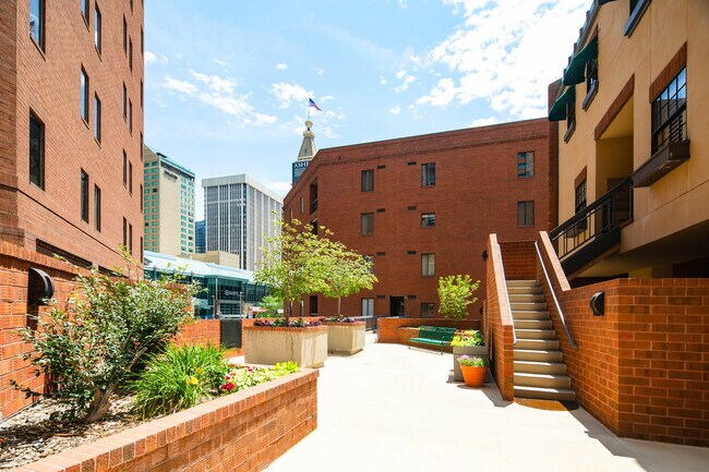 Photo - 1512 Larimer St