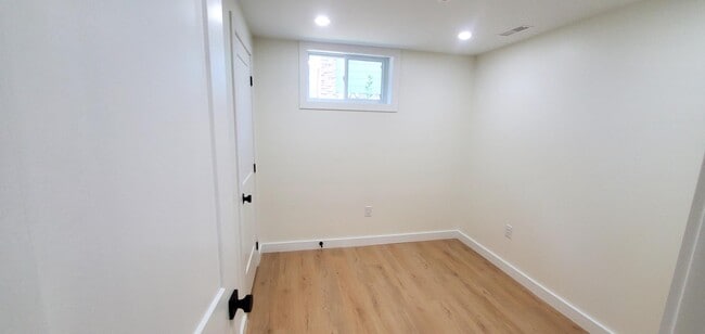 Building Photo - 83 Southview Ave