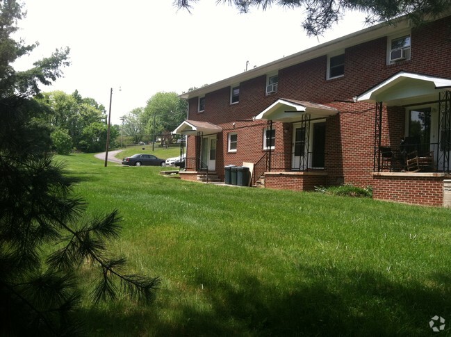 Entrance - Old Gray Manor Rental