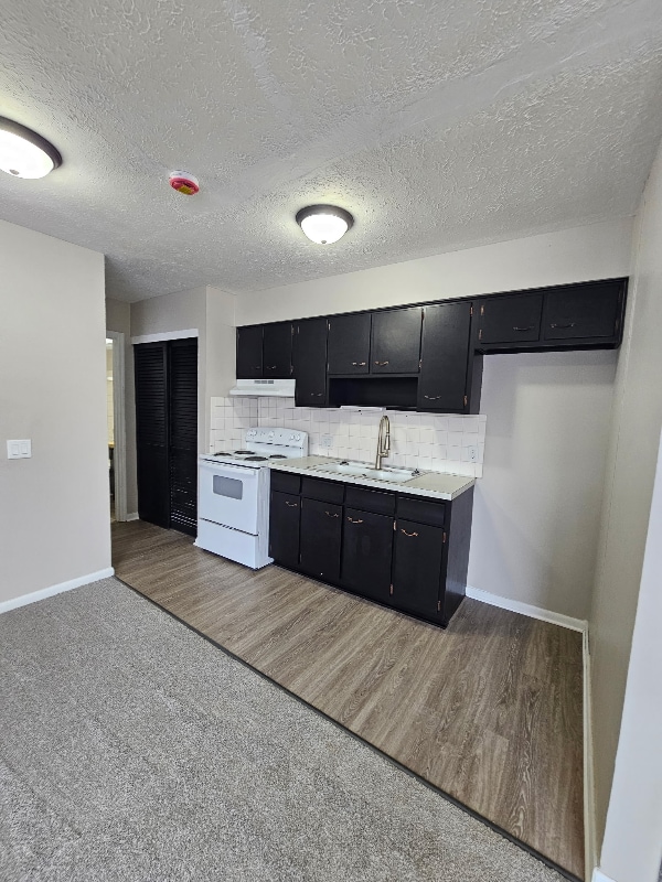 Building Photo - 1400 Yale Ave NW