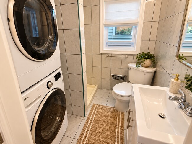 174 Hathaway St Unit #2