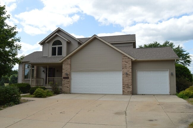 Building Photo - 7475 Indigo Cir