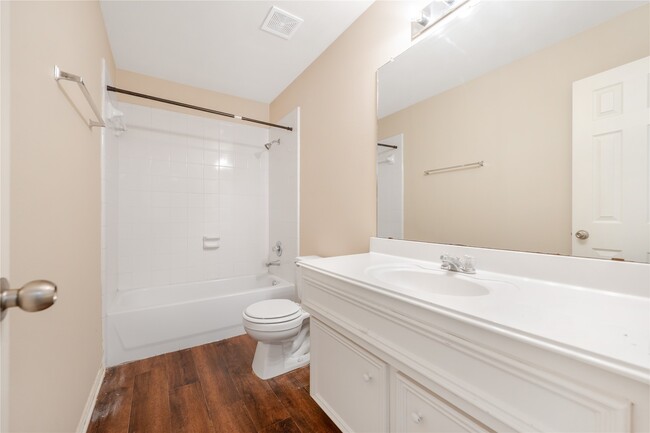 Building Photo - 4926 Lake Gladewater Ct