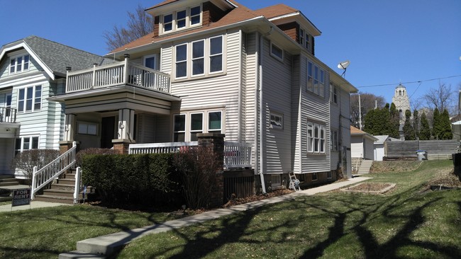 Building Photo - 5414 W Galena St Unit Upper