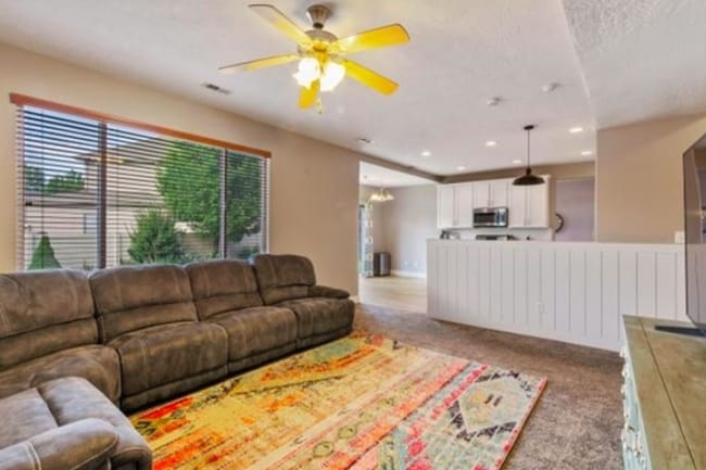 Photo - BEAUTIFUL HOME IN DESIRABLE SPRING CREEK R...