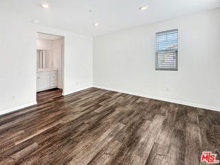 Building Photo - 27607 Sawtooth Ln