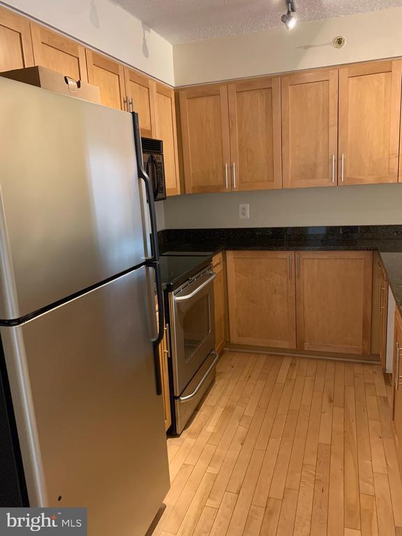 Photo - 7500 Woodmont Ave Unidad S1113