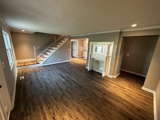 Photo - 2208 Sanderson Rd