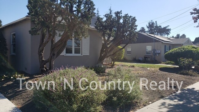 Building Photo - Charming 3-Bedroom Home in South Salinas –...