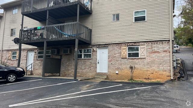 Building Photo - 210 Hendricks Blvd Rental