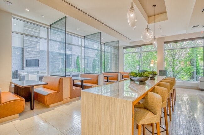 Trabaja desde casa a cualquier lugar, de la conexión Wi-Fi gratuito en todas las áreas comunes. - Windsor Mystic River