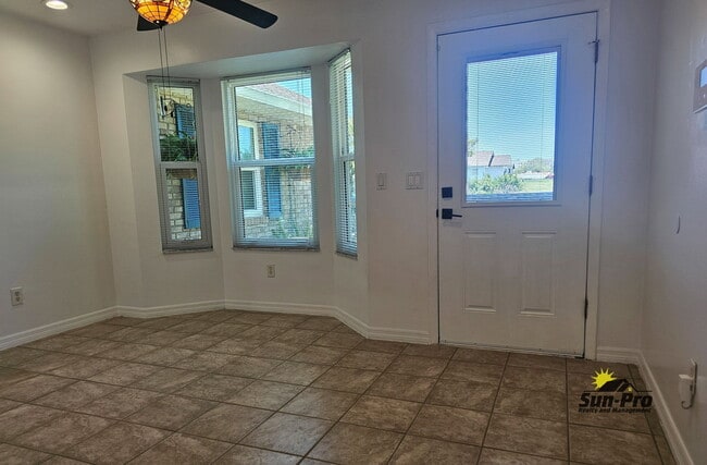 Photo - 139 Riverwalk Ct