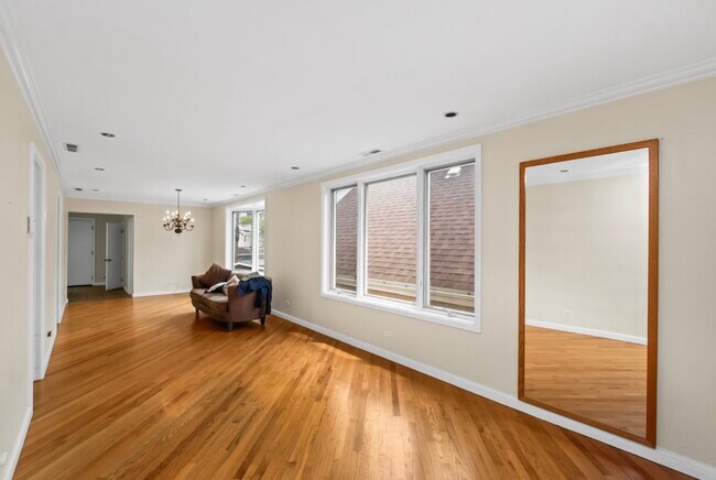 2238 W 21st Pl Unit 2F