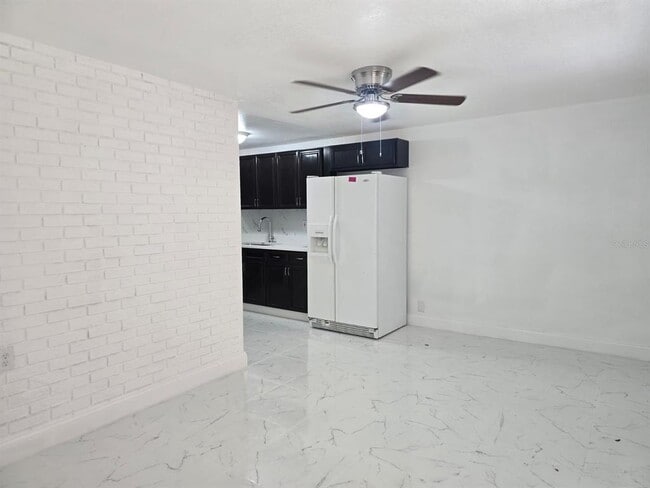 Photo - 1813 Hacienda Way