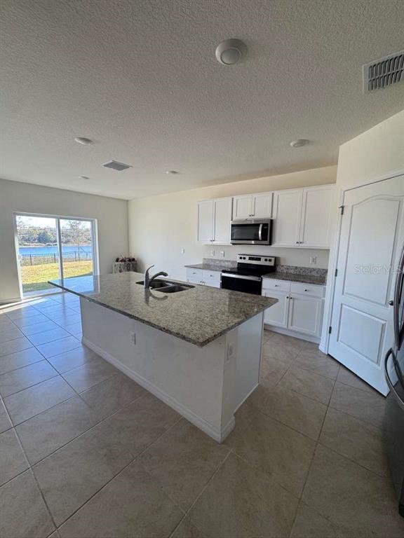 Photo - 9752 Black Walnut Dr