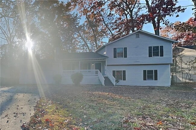 Building Photo - 2201 Whitebluff Way