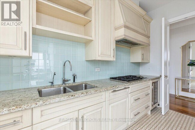 Photo - 183 Wellington St W Unit 2701