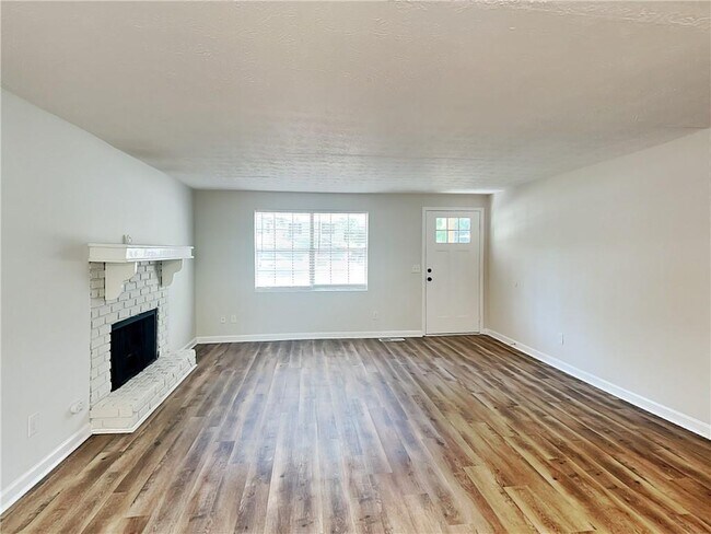 Photo - 3034 Millstone Ct SW