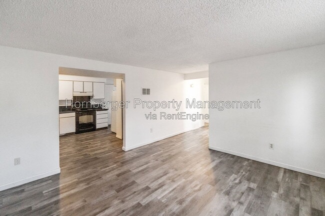 Photo - 1631 E Rowan Ave
