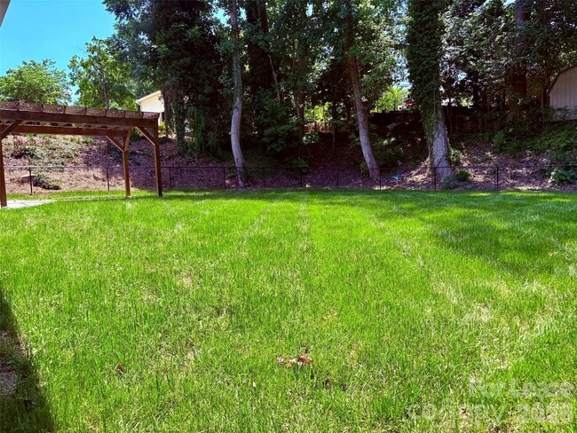 Photo - 231 Oak Dr