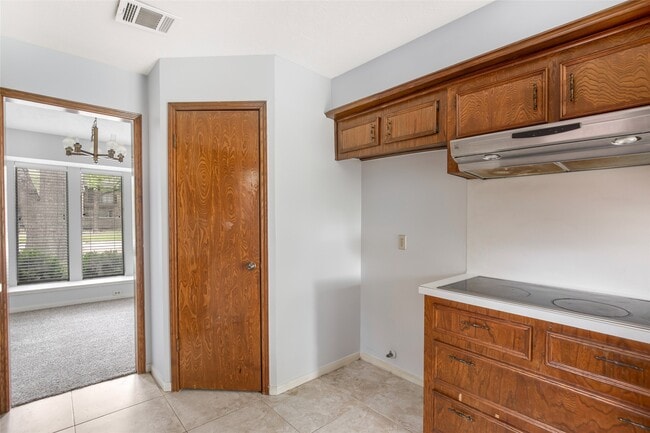 Photo - 2130 Lake Hills Dr