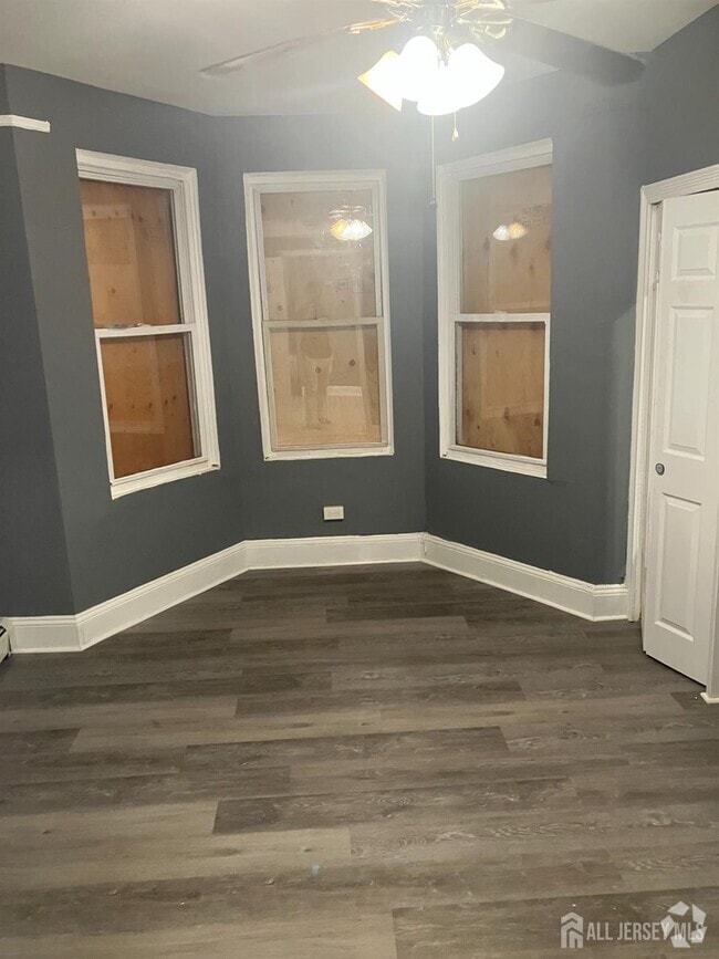 Building Photo - 107 Baldwin St Unit 1 Rental