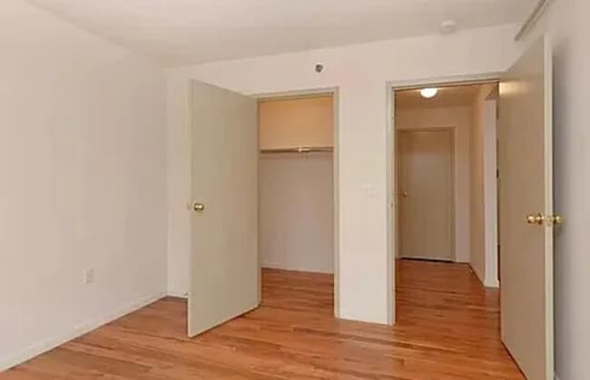 44 Hilton Ave
