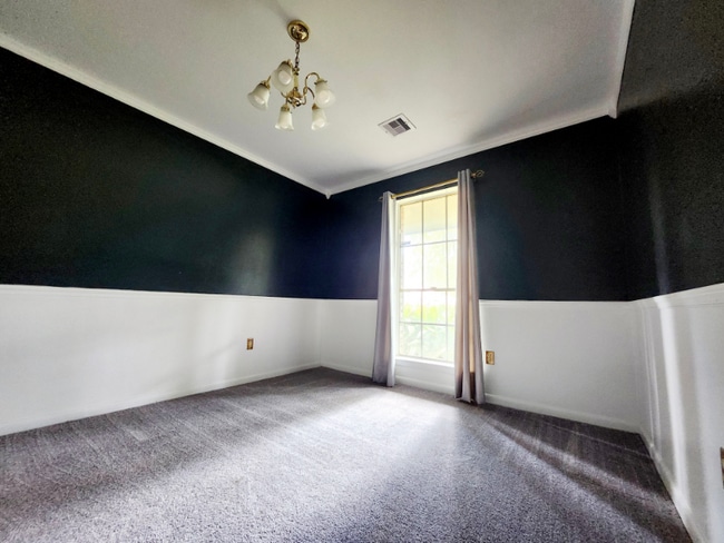 Photo - 5861 MacArthur Blvd