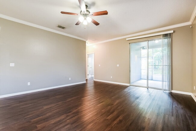 Photo - 1586 Danisco Pl