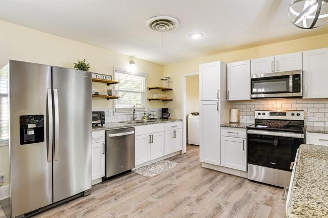 Photo - 230 Davis Ave