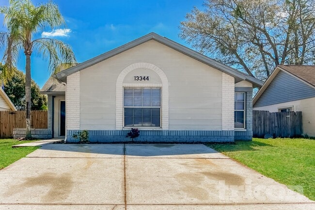 Building Photo - 13344 Laraway Dr