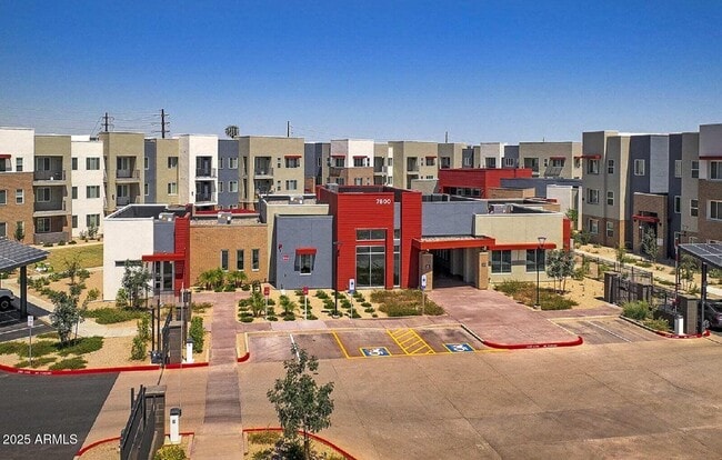 Building Photo - 7800 W Encanto Blvd Unit 3