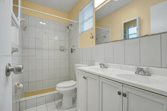 Photo - 2444 Raleigh St Casa