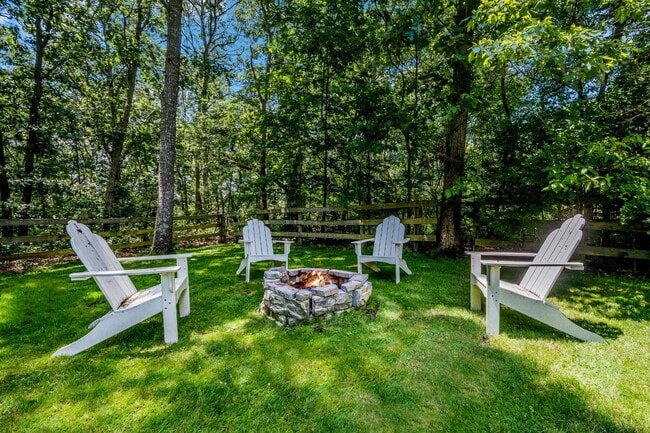 Photo - 44 Tansey Ln