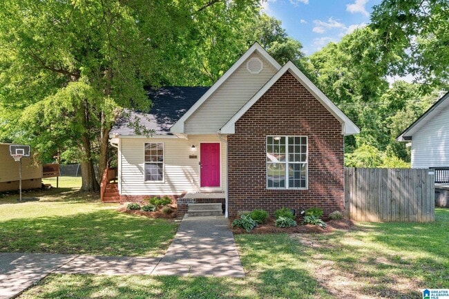 Photo - 1004 W Walnut St